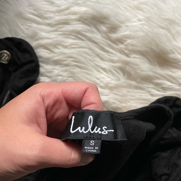 LULU’S Smitten Black Three Quarter Sleeve V Neck Top - Picture 4 of 4